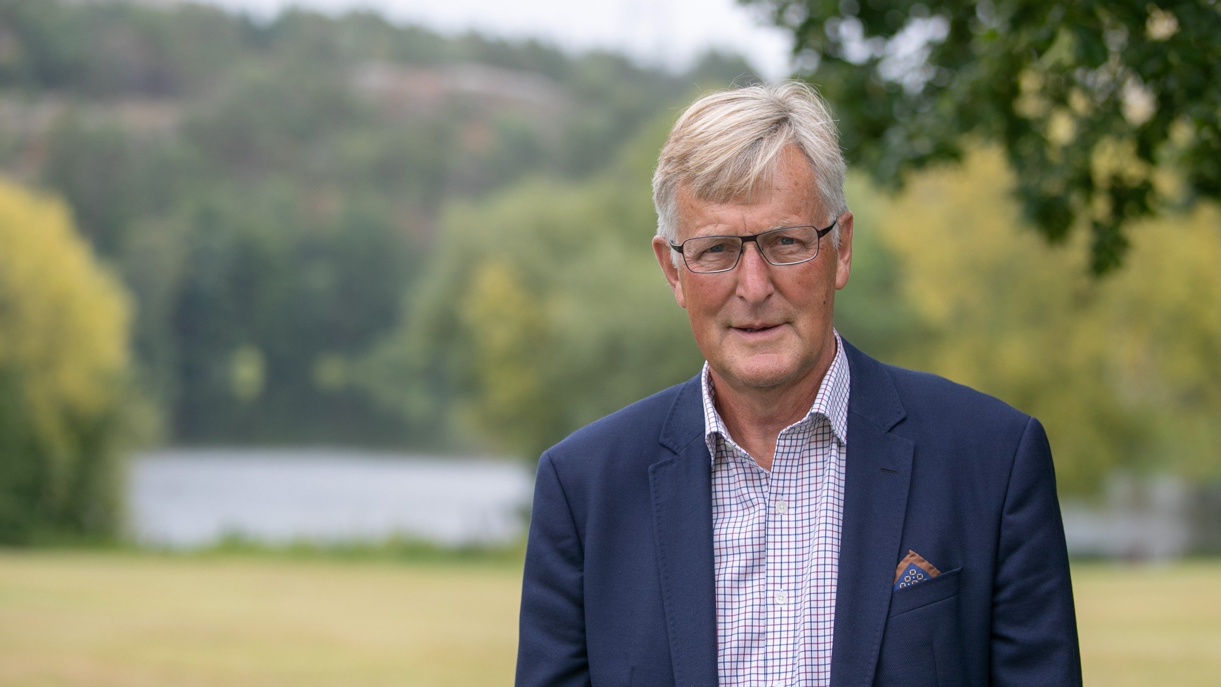 Jan Åke Jonsson Chairman of EasyMining in front of trees